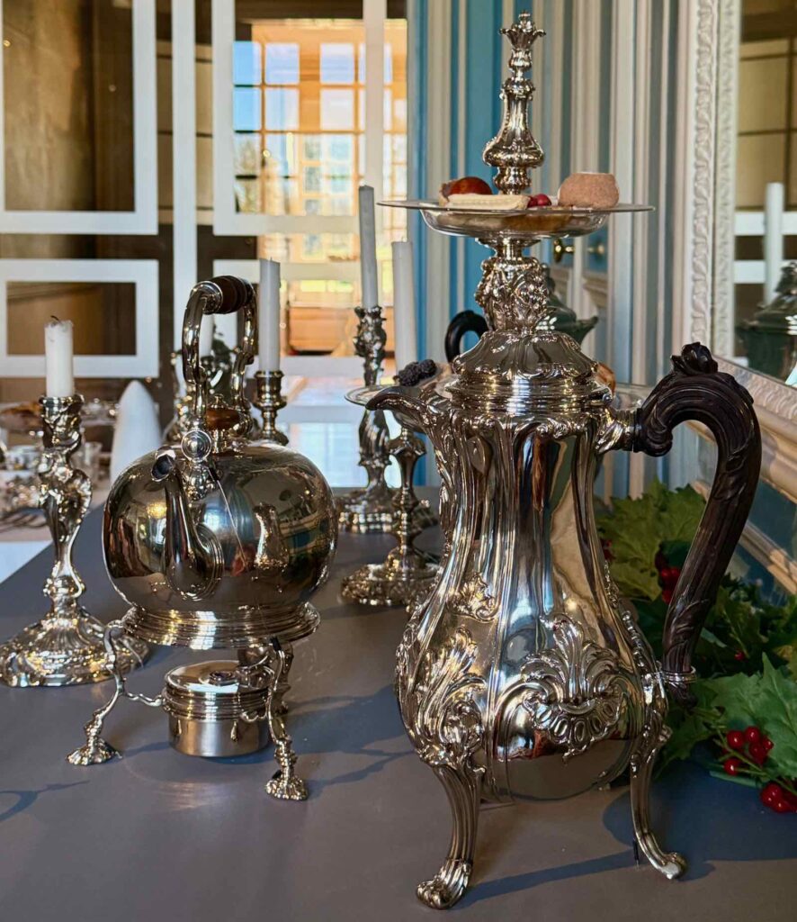 Seneffe-6800 œuvres d’orfèvrerie et arts décoratifs 